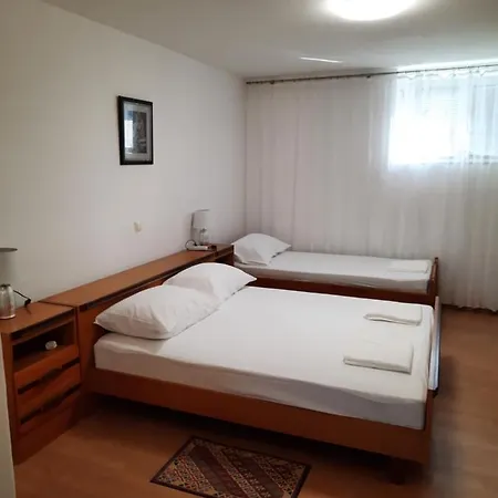 Ana-lora * לופאר