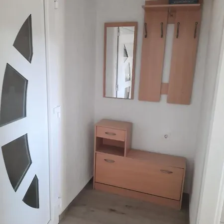 Ana-lora Apartman *